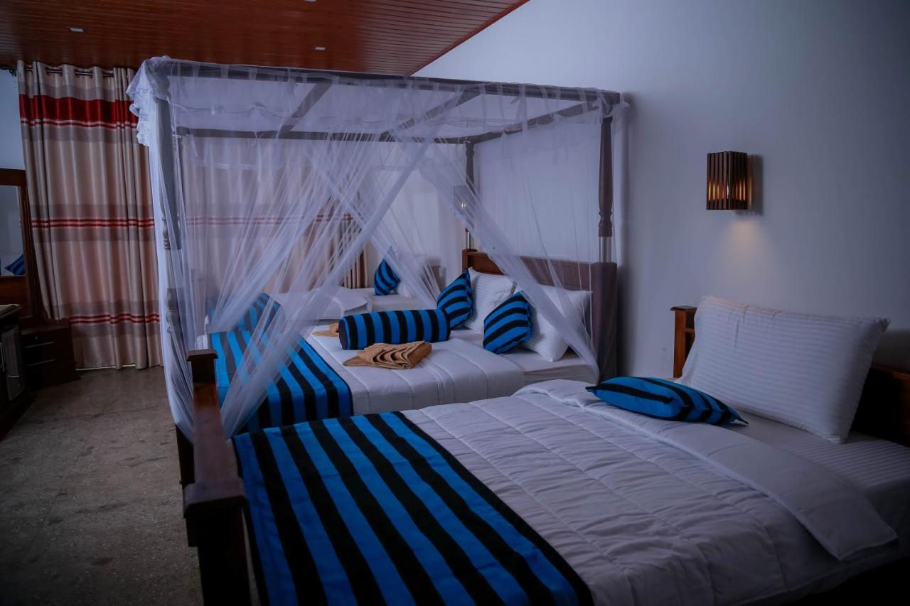 Hotel City Grand Ella Buitenkant foto